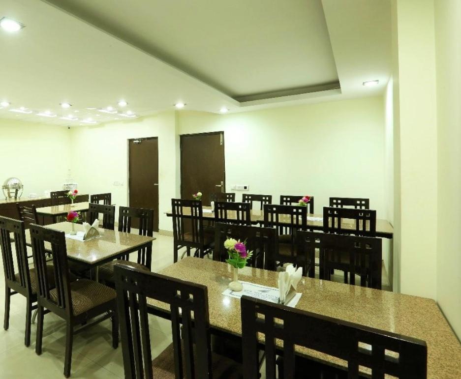 Hotel The Rts Plaza New Delhi Ngoại thất bức ảnh